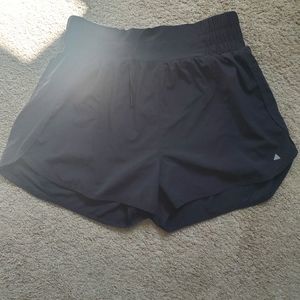 Balance athletica Breeze shorts sz small black
